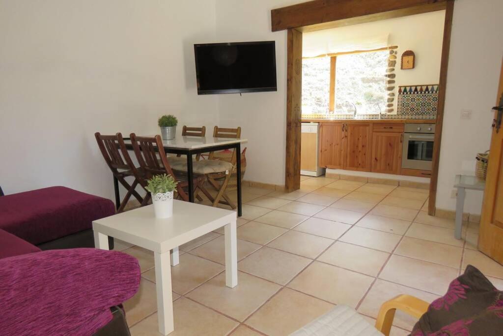 Holiday home Casa Con Piscina Privada En Cercados De Espino *